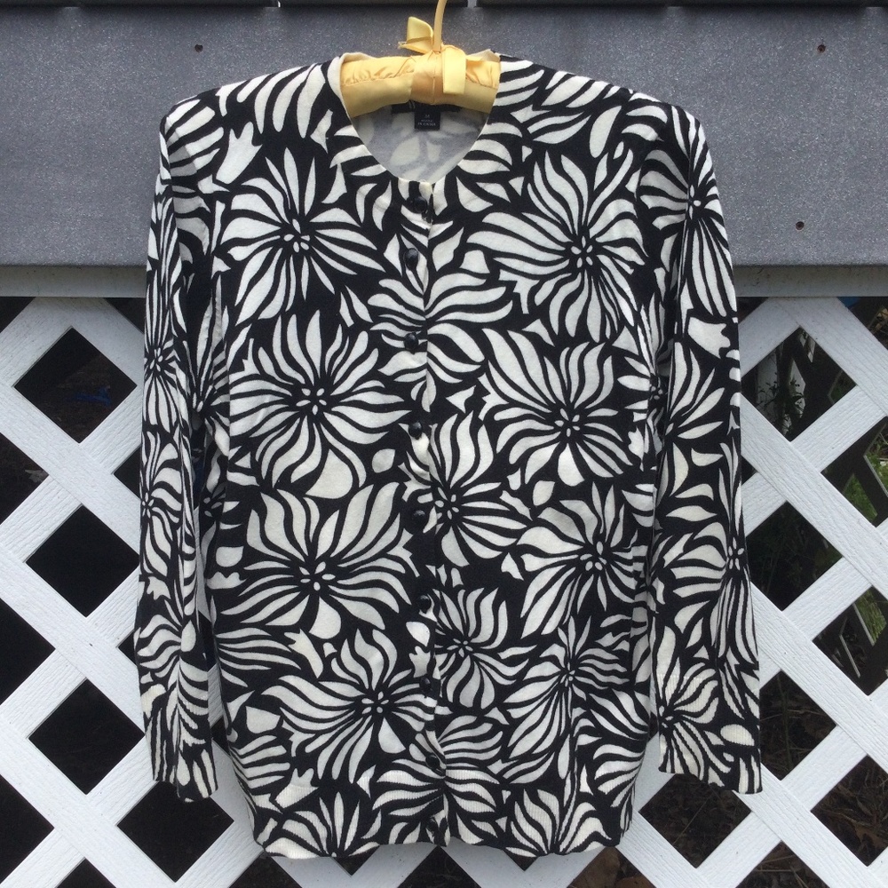 Sisters Floral Cardigan Sweater 3/4 Sleeves Button Front Black Ivory SZ M